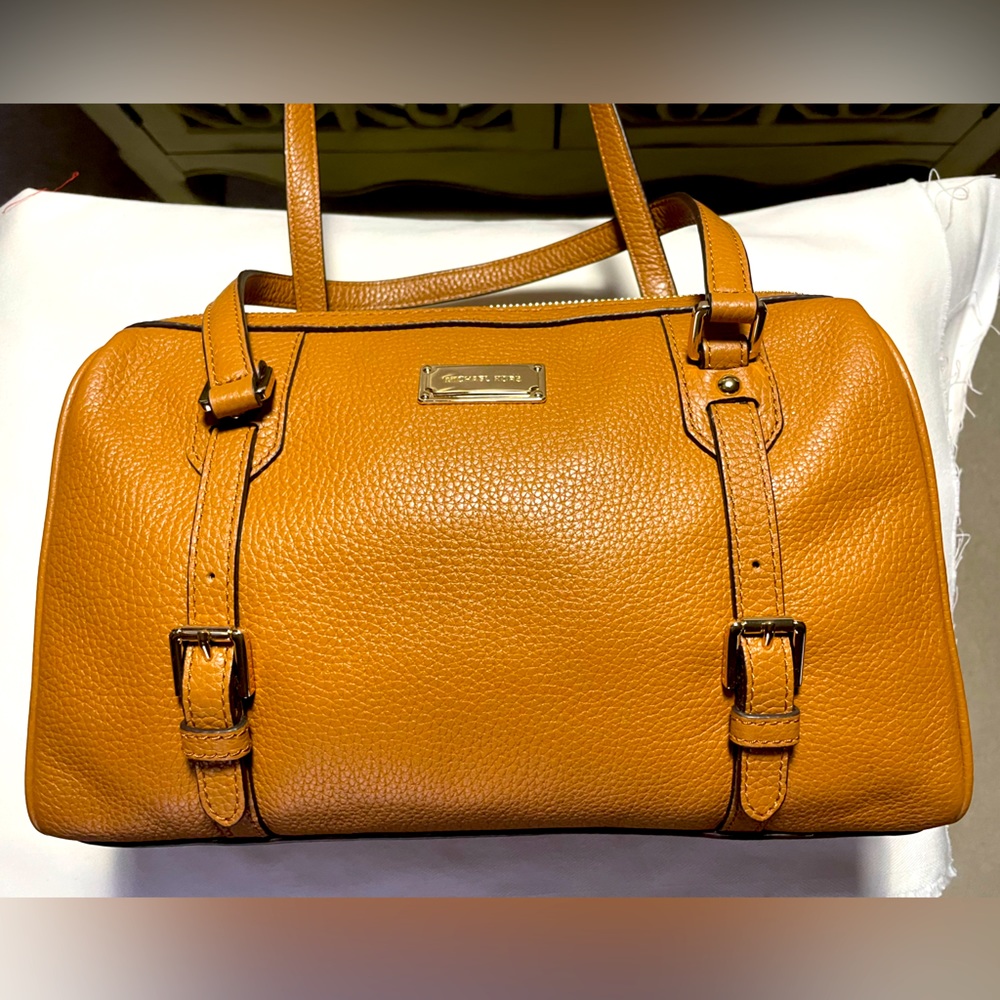 NWT  MICHAEL MICHAEL KORS HANDBAG   BEDFORD  ACORN   MD TZ SATCHEL  LEATHER